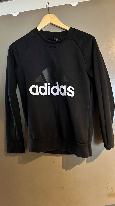 Adidas sort bluse str s