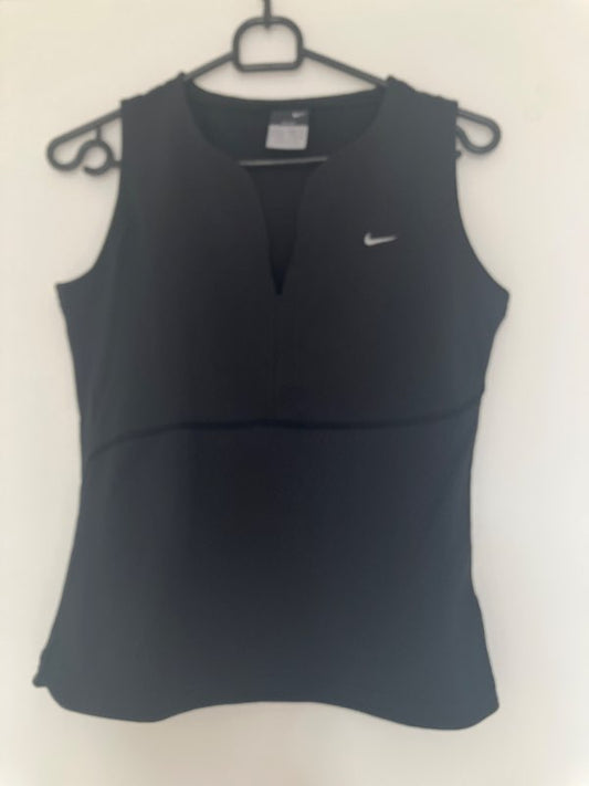 Nike sportstop