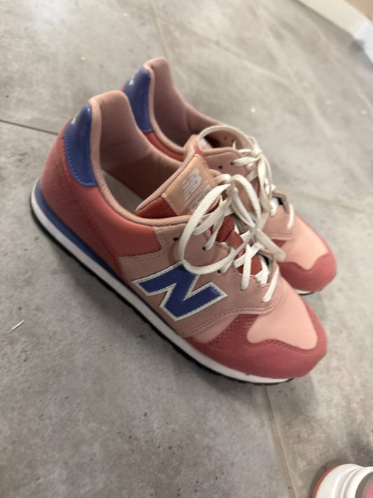 New balance 373