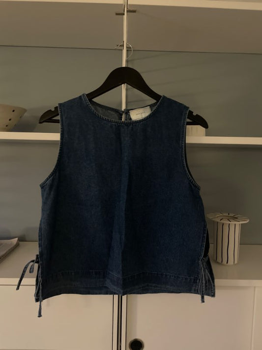 Neo noir denim top