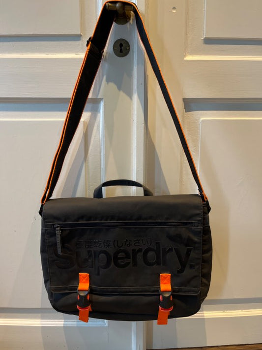 Superdry computertaske